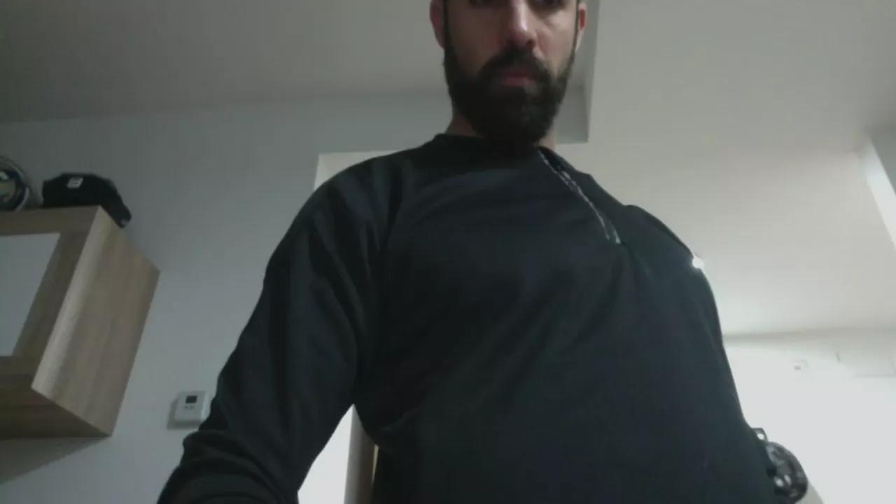 Caballero77777 on Cam4 