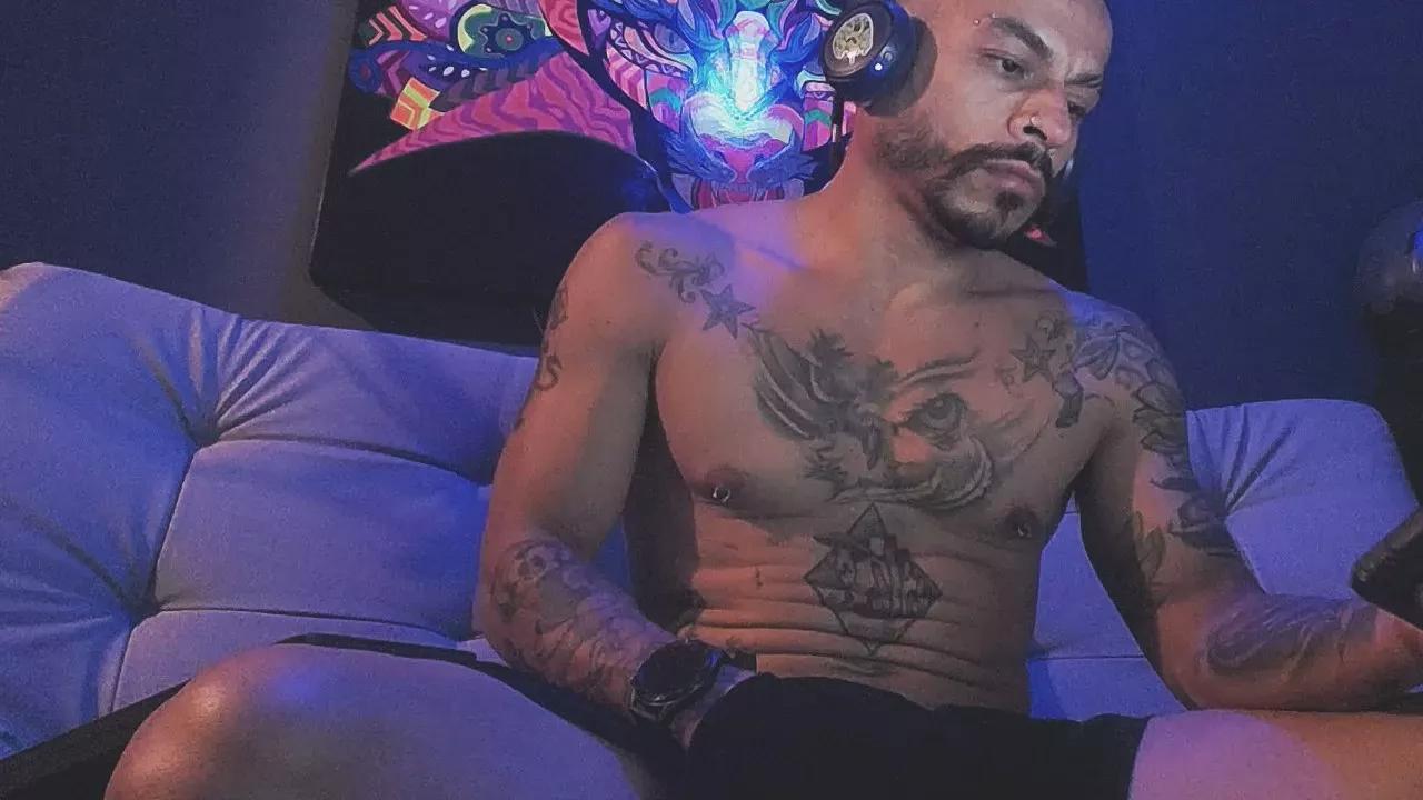 CallMeDouglas on Cam4 