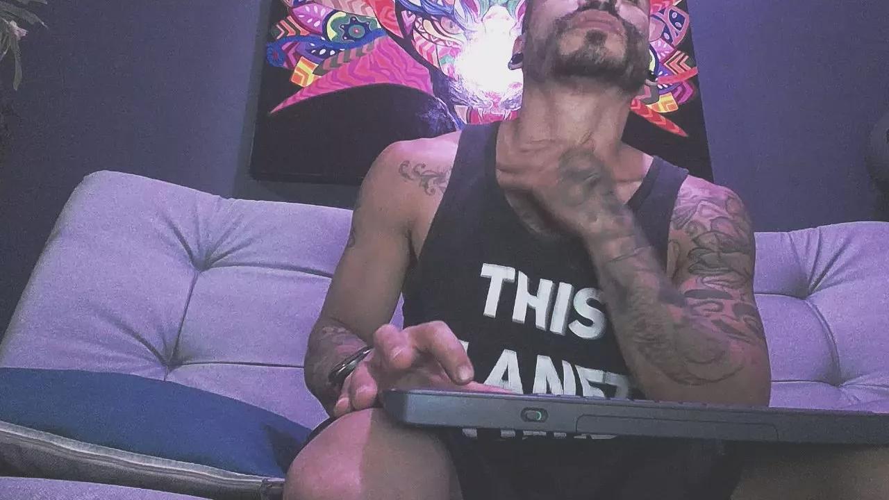 CallMeDouglas on Cam4 