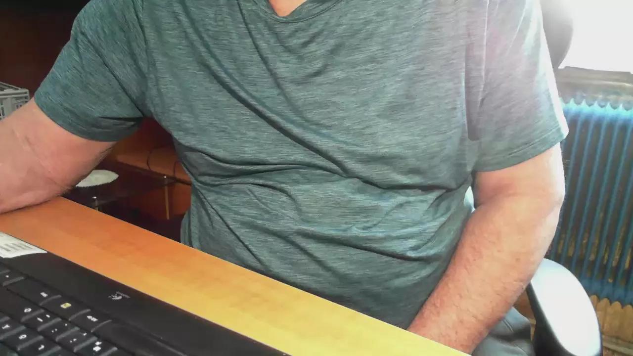 Camsau52 on Cam4 