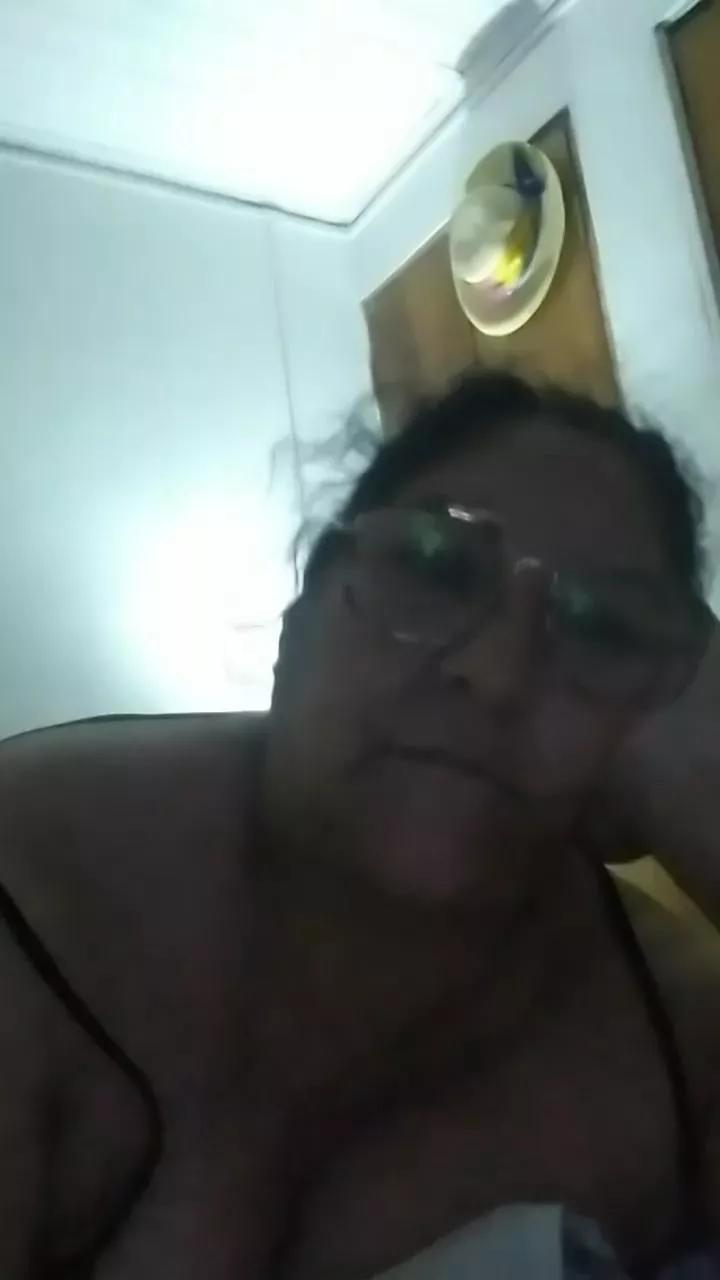 Caritovivi on Cam4 