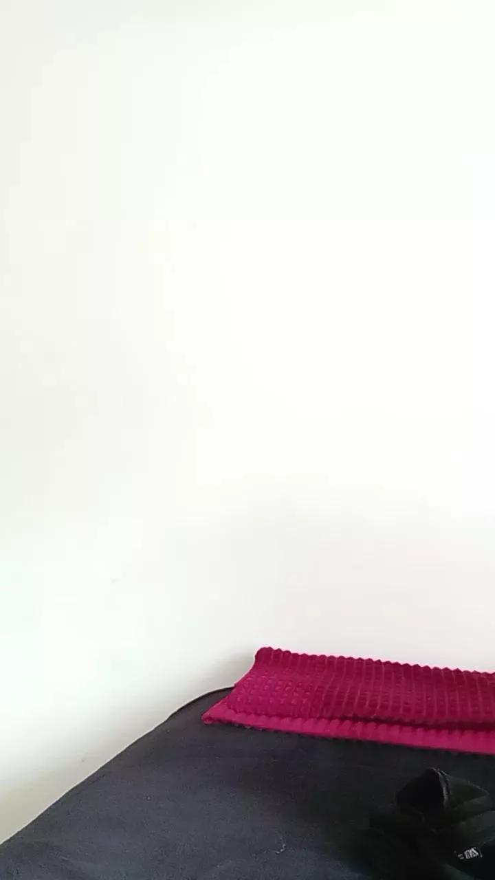 Carohot69 on Cam4 