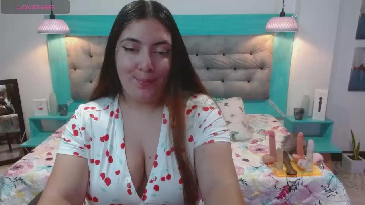 Carolain89 on Cam4 