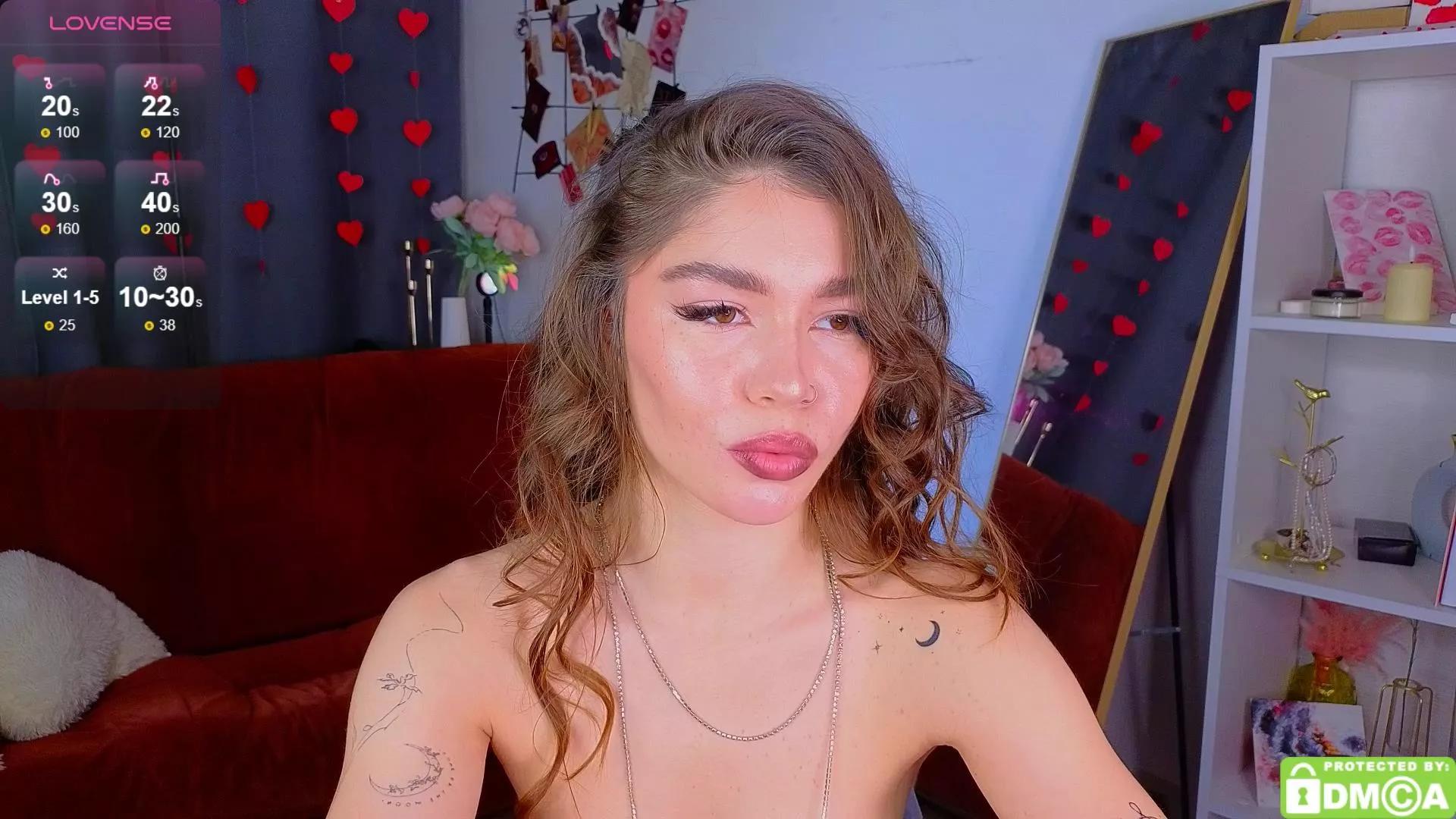 Caroline_Brownn on Cam4 
