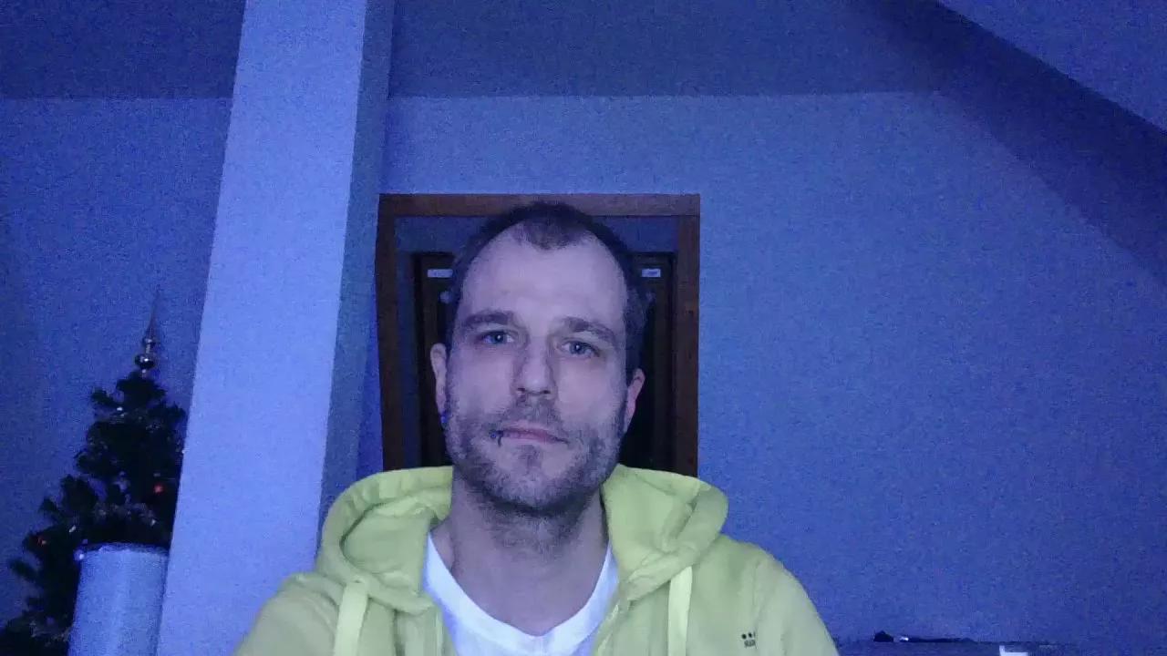 Casper_1988 on Cam4 