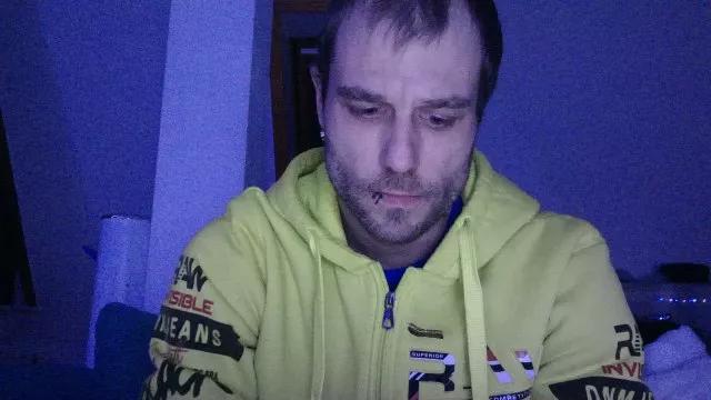 Casper_1988 on Cam4 