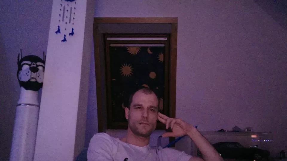 Casper_1988 on Cam4 