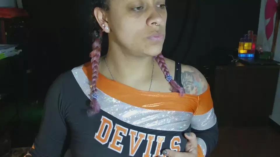Cata_Blue_ on Cam4 