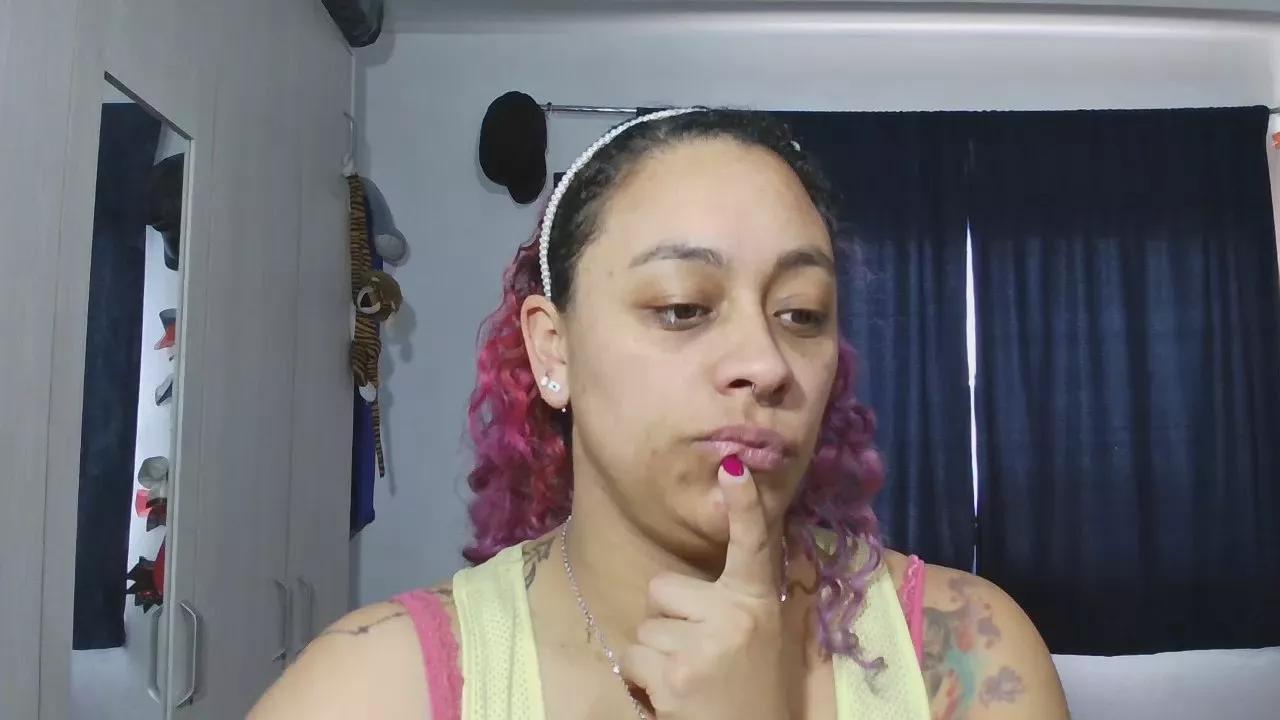 Cata_Blue_ on Cam4 