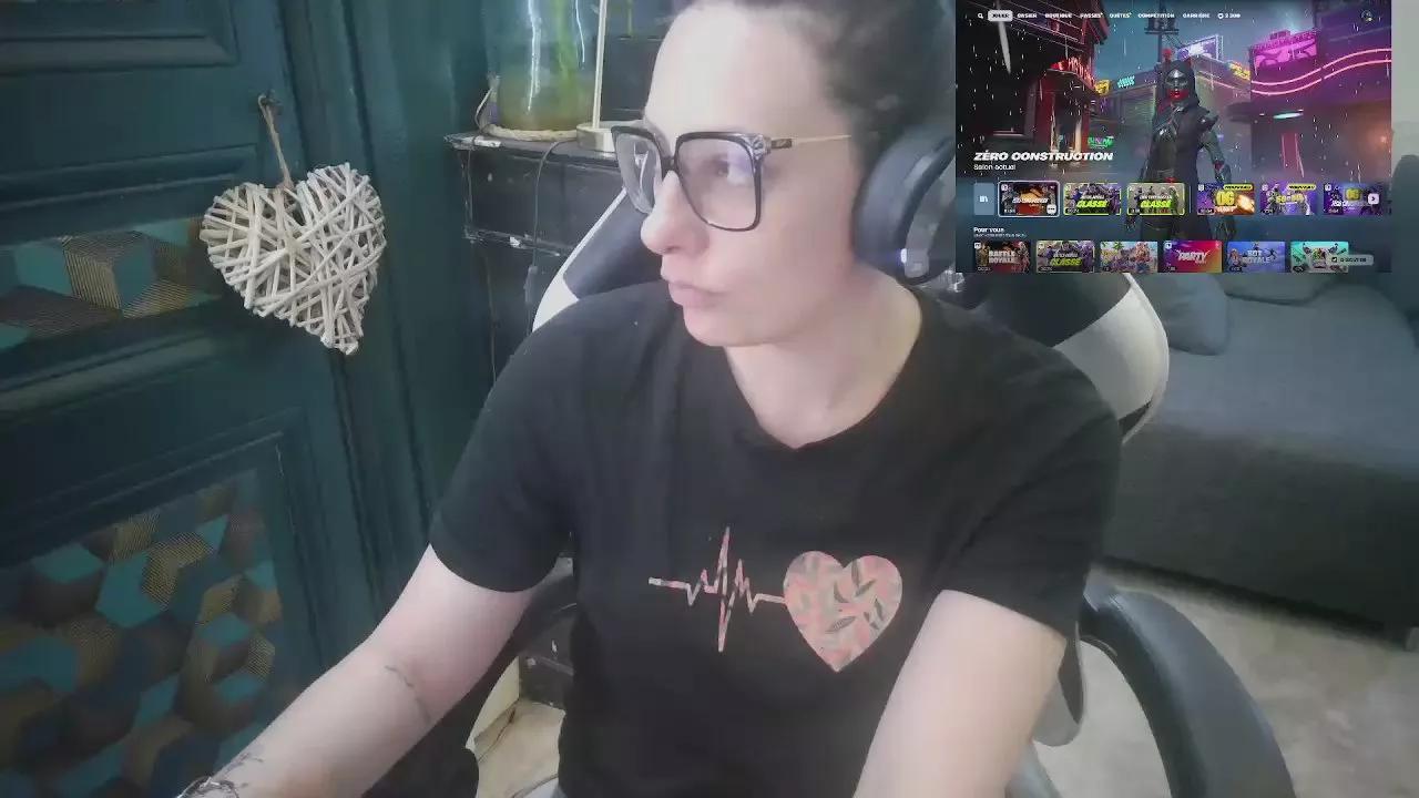 cerise132 on Cam4 