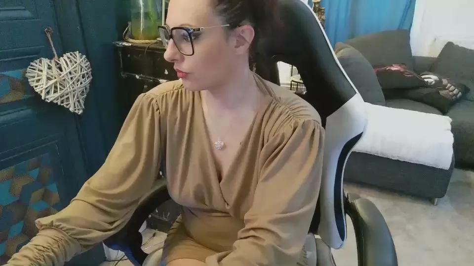 cerise132 on Cam4 