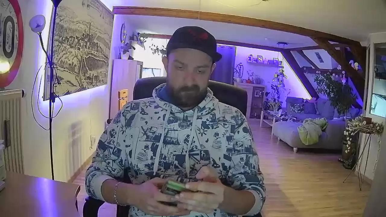 Chaot89 on Cam4 