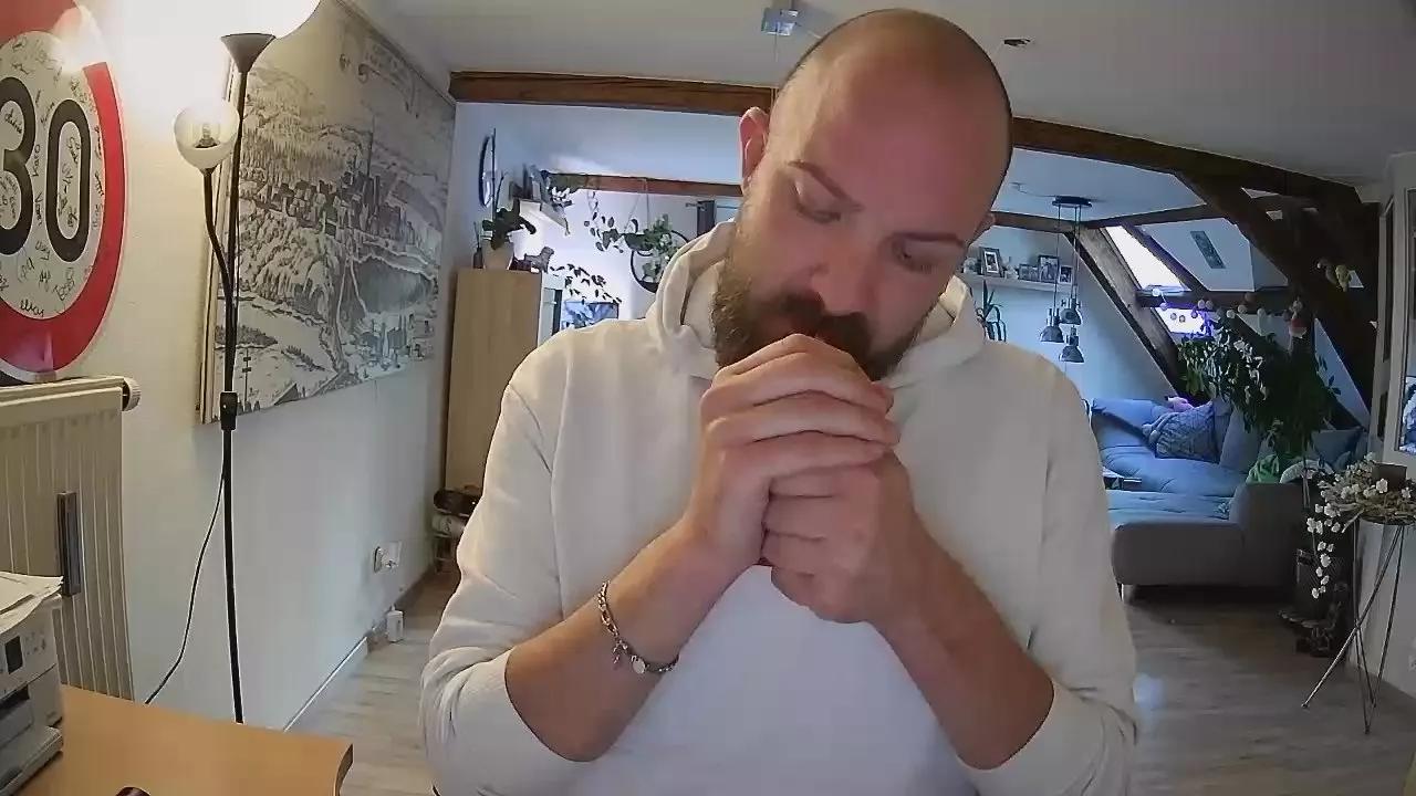 Chaot89 on Cam4 
