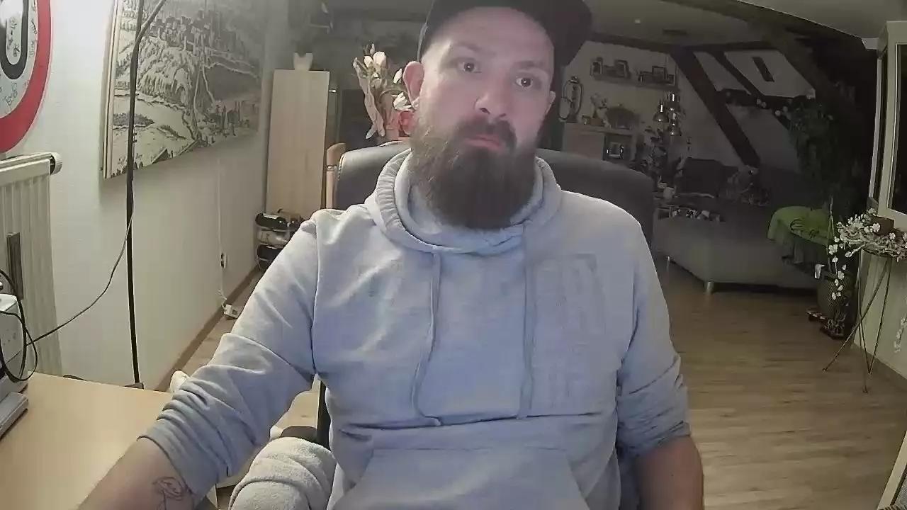 Chaot89 on Cam4 