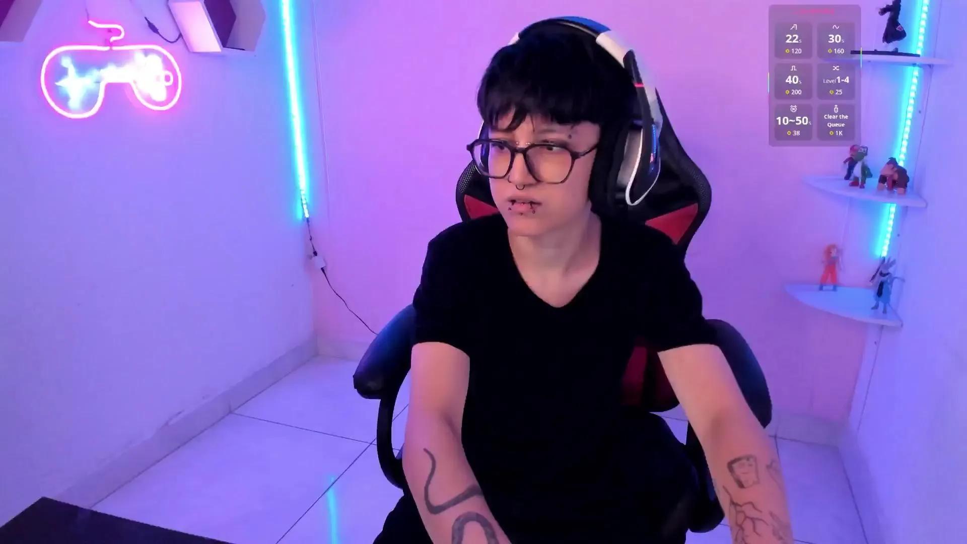 Offline Charlie_Taylor_ on Cam4