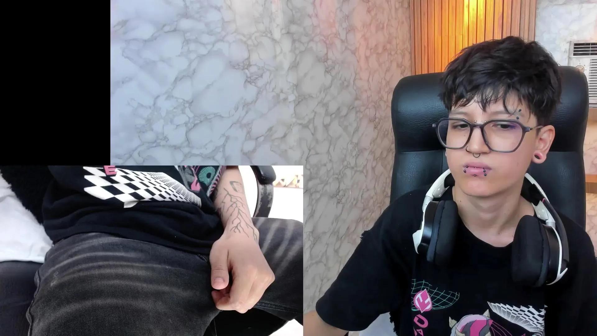 Offline Charlie_Taylor_ on Cam4