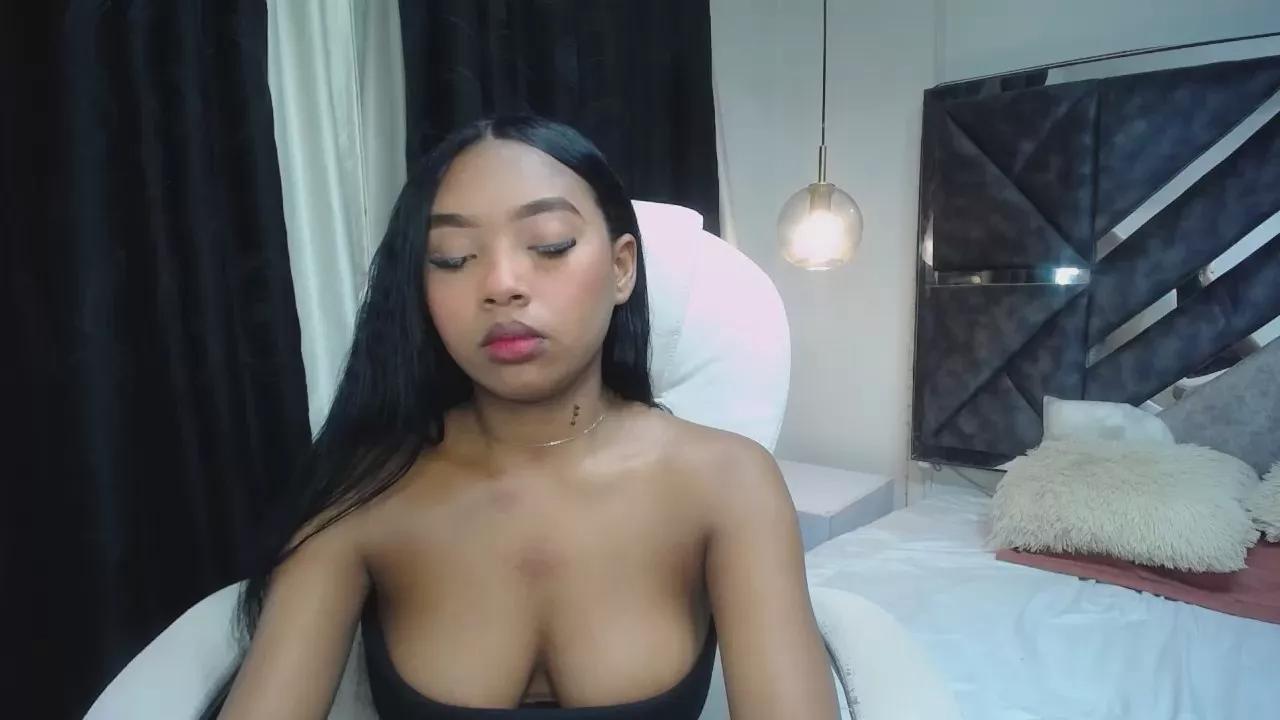 Offline charlottewalker on Cam4
