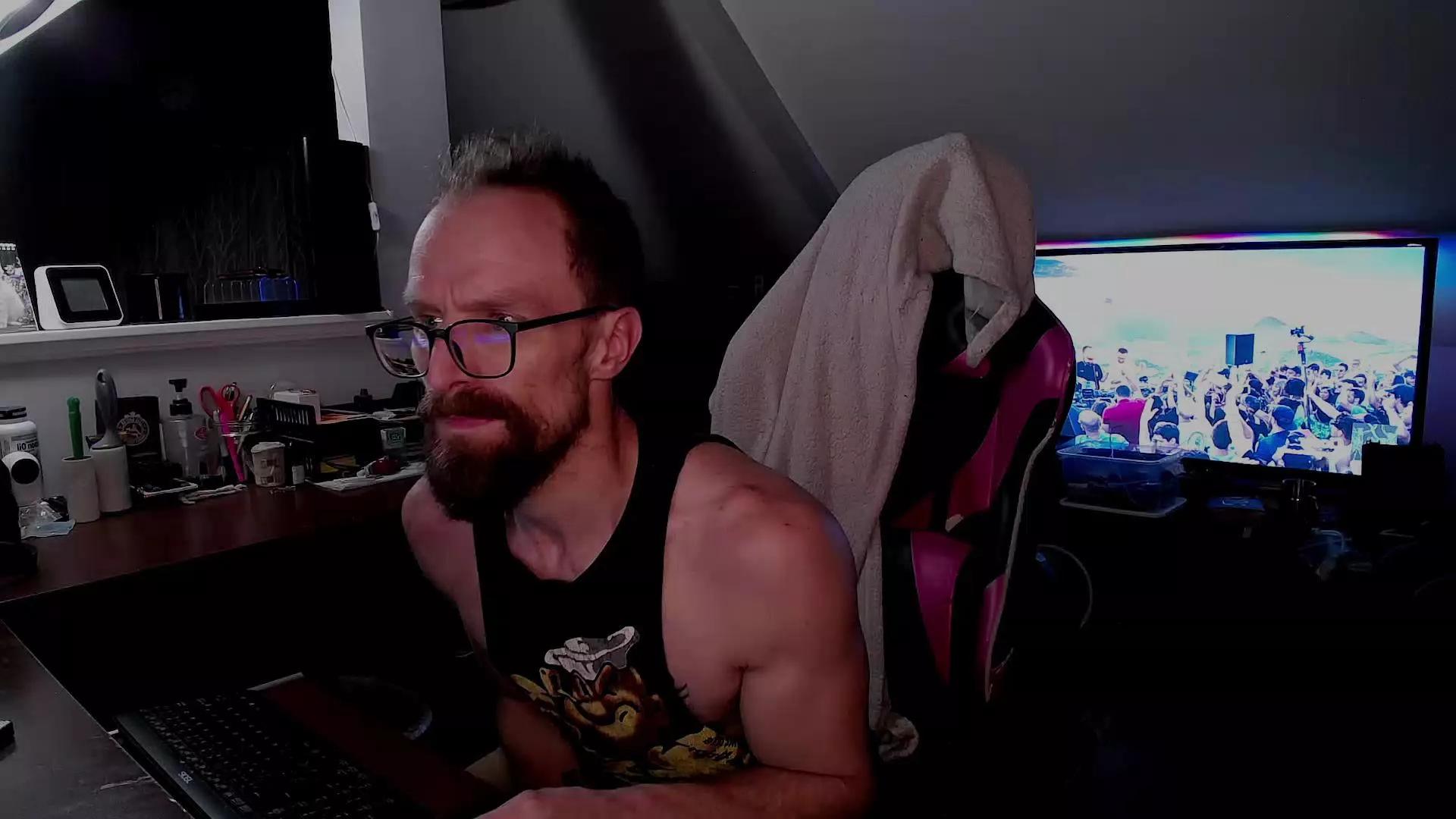 Chatruskibate on Cam4