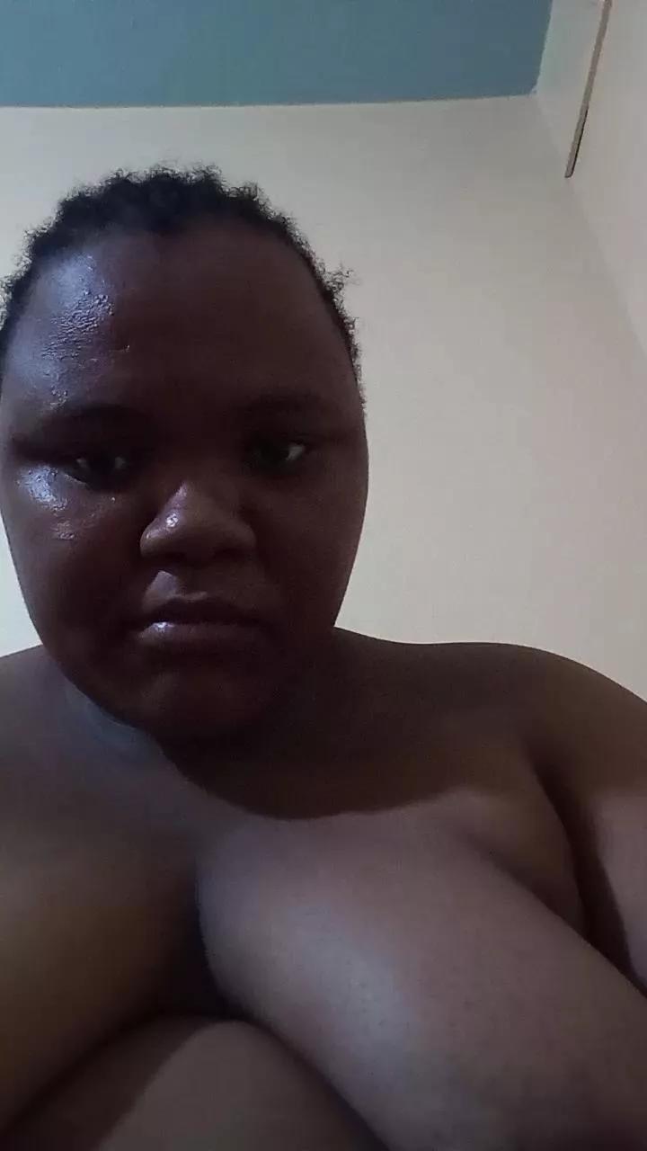 Chubby_Habibii on Cam4 