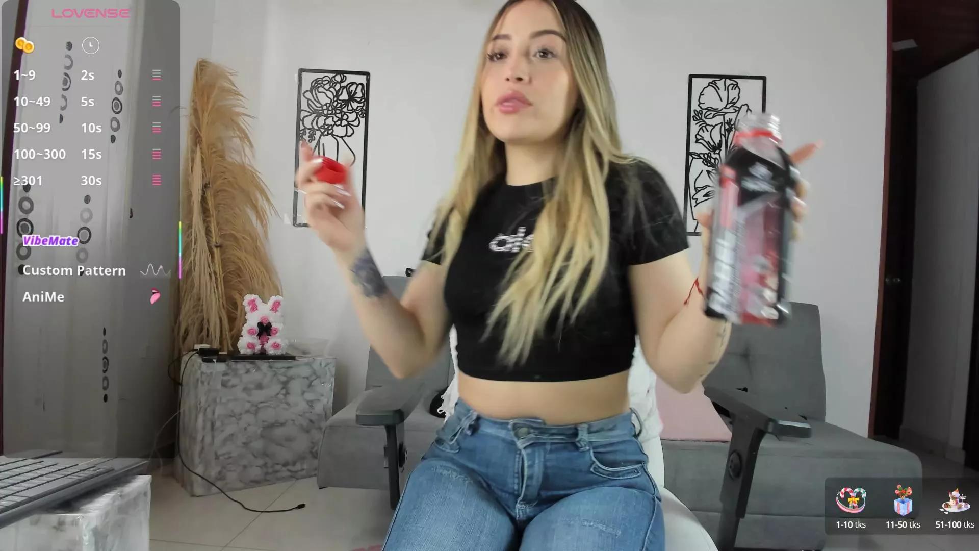 Offline ciindy2_love_ on Cam4