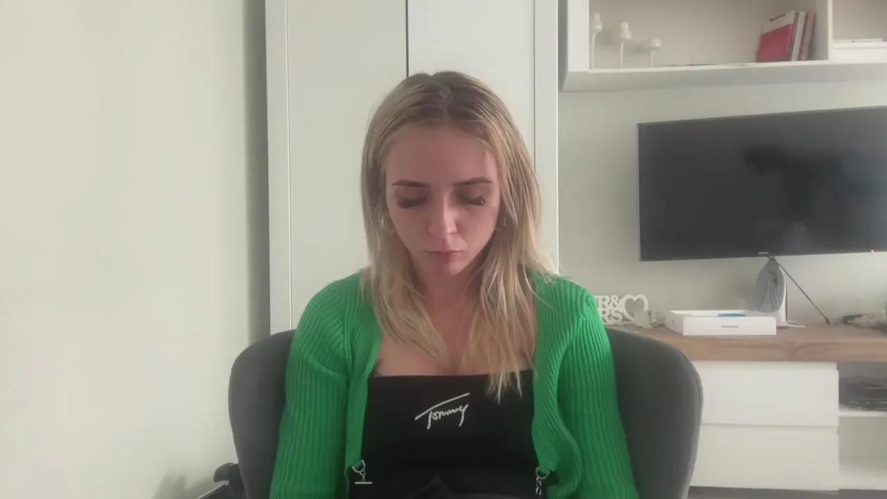 Offline ClaudiaNature on Cam4