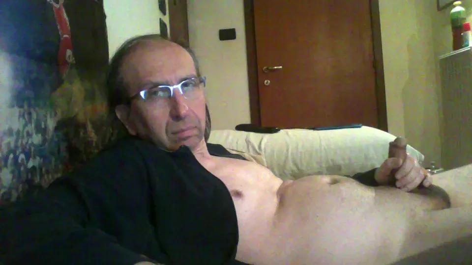 Offline ClaudioLiscio on Cam4