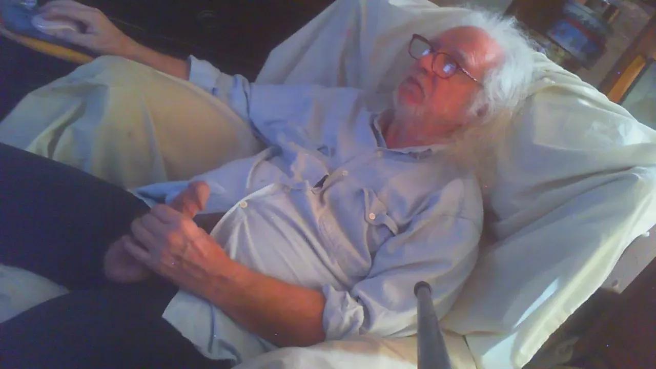 Offline cocktotaler on Cam4