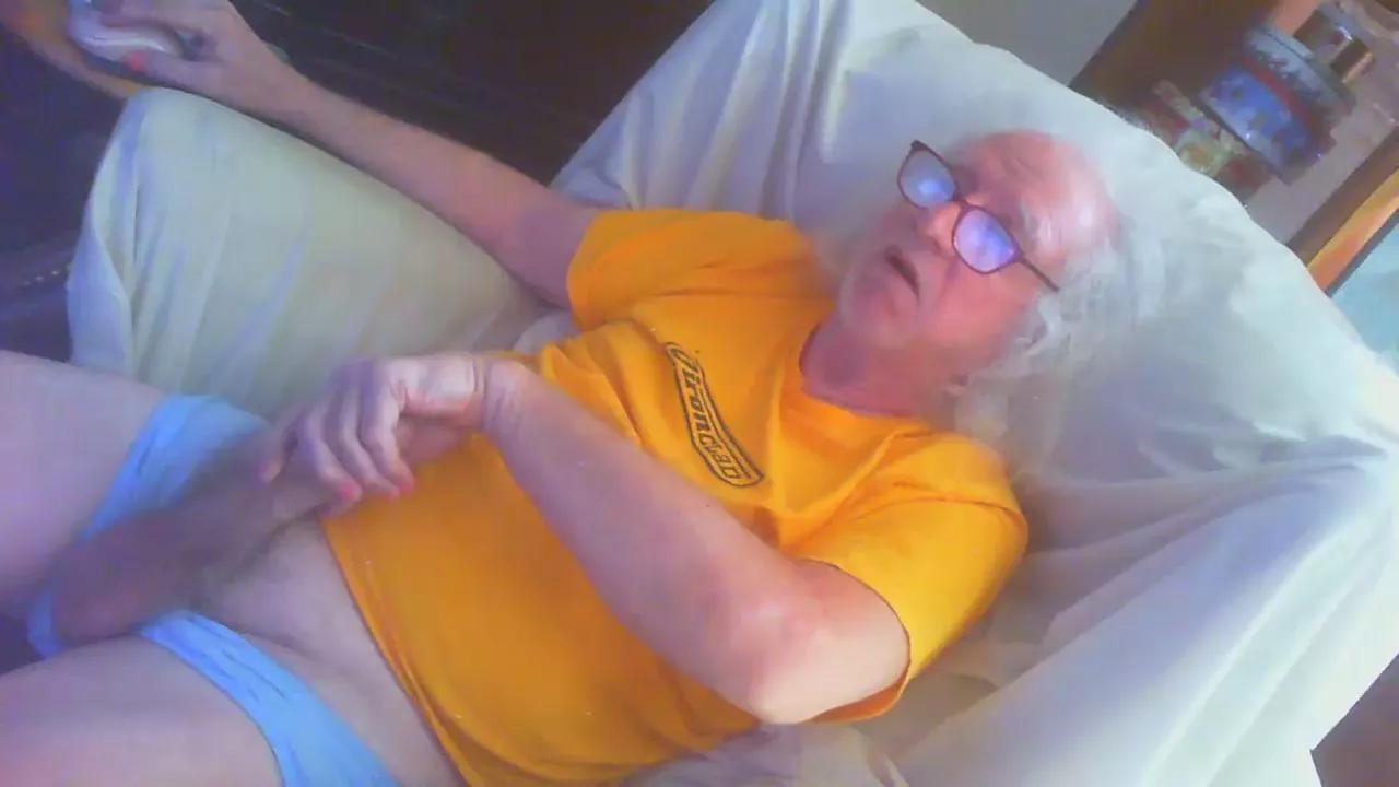 Offline cocktotaler on Cam4