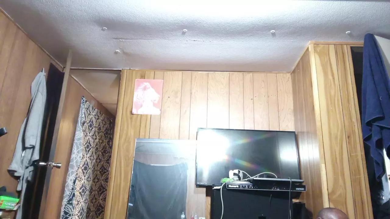 ComeHandleme on Cam4 