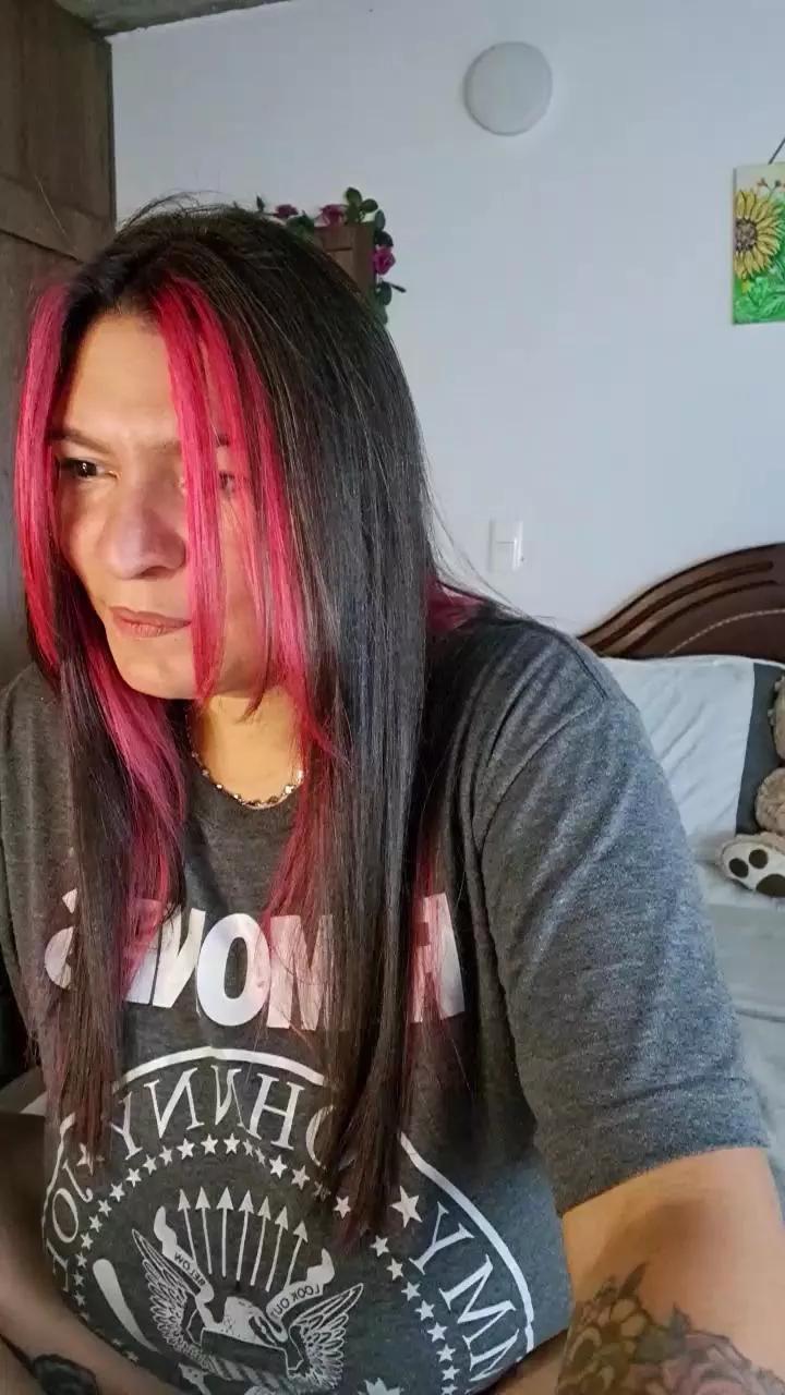 CrazyMom69 on Cam4 