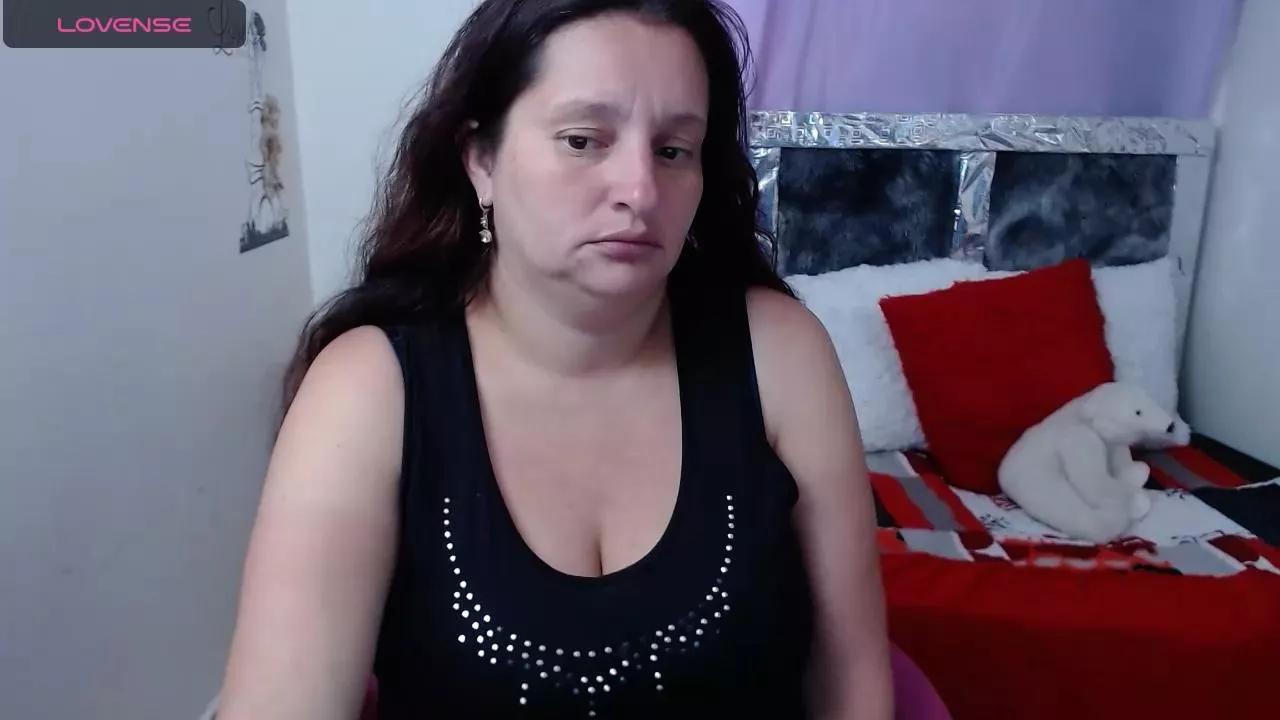 cristaljonnes_ on Cam4 