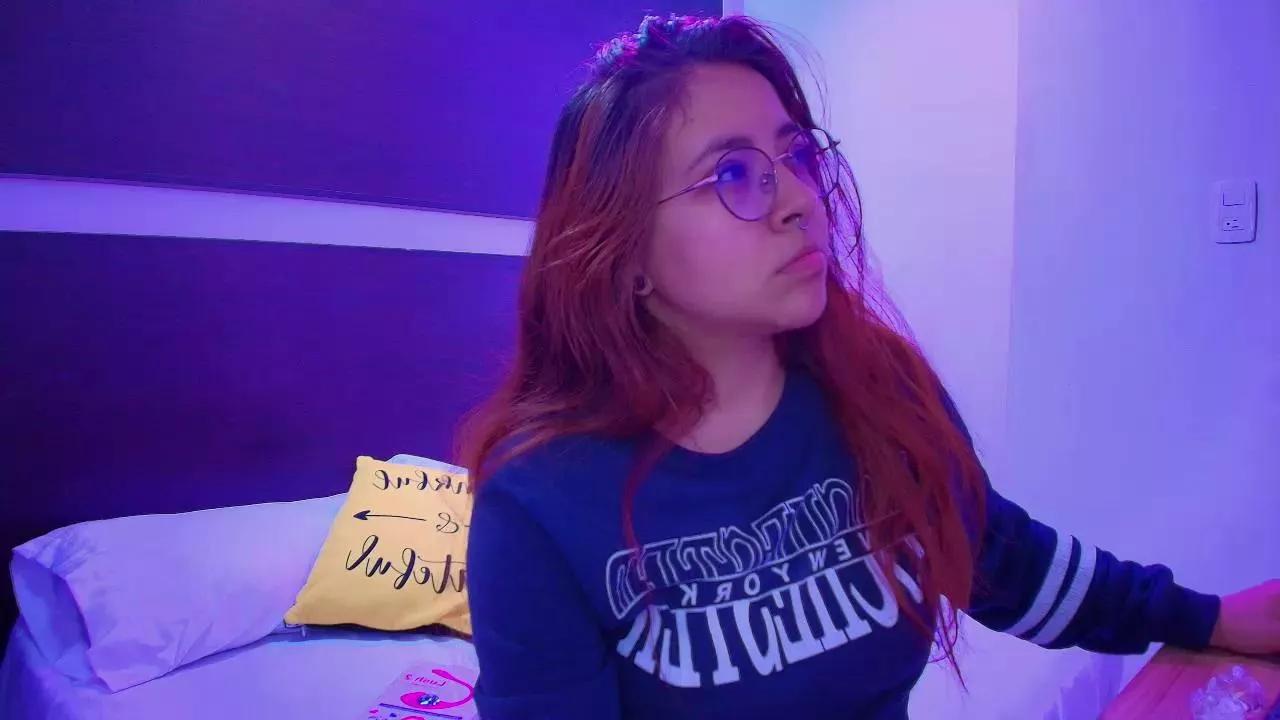 Crystal_rennie on Cam4 