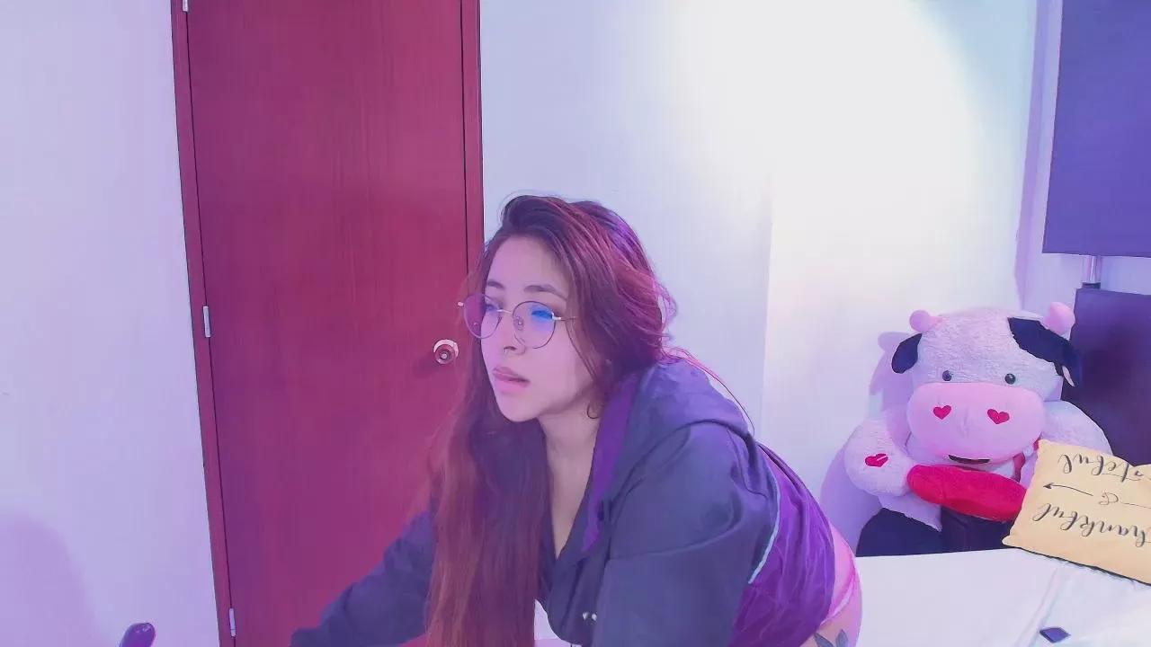 Crystal_rennie on Cam4 