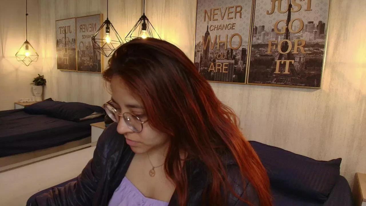 Crystal_rennie on Cam4 