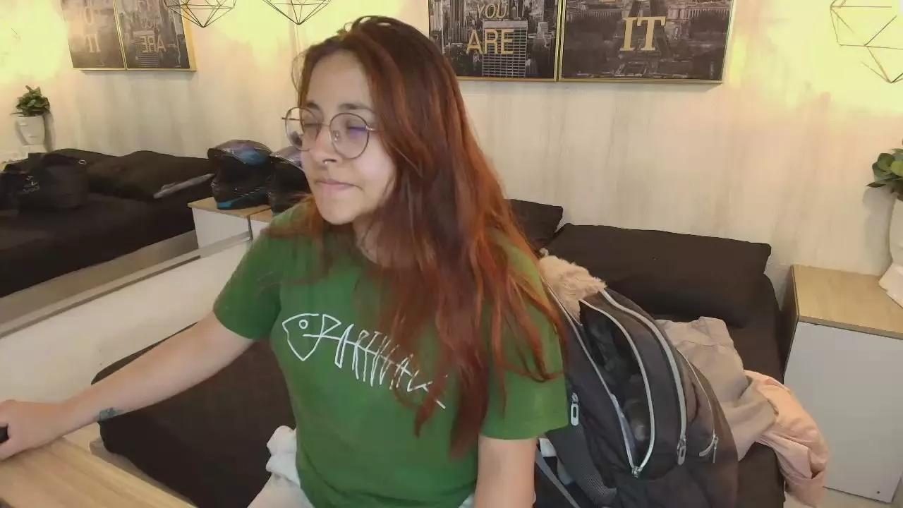 Crystal_rennie on Cam4 