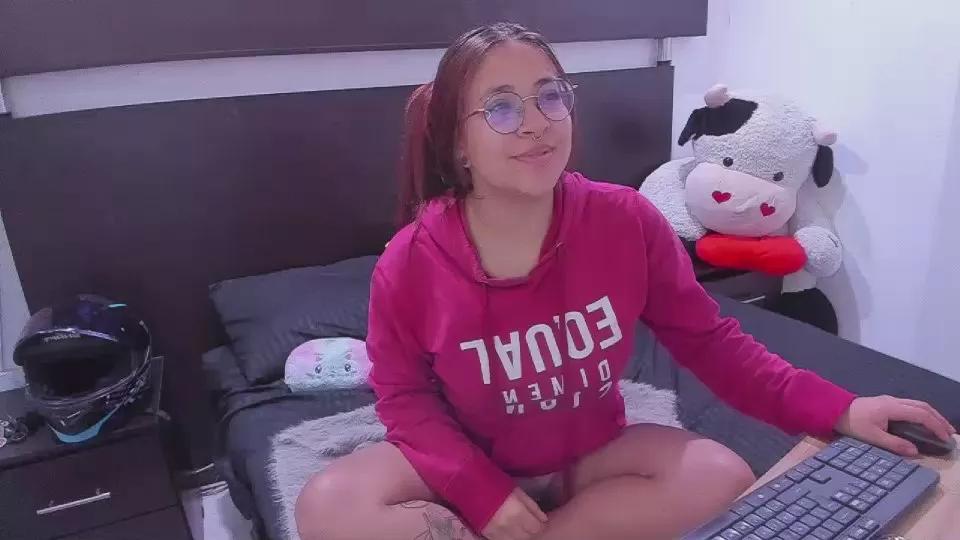 Crystal_rennie on Cam4 