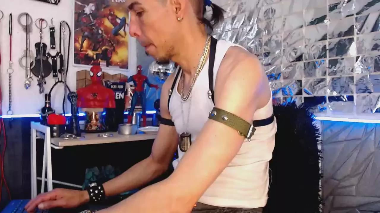 CuriousMilitary on Cam4 