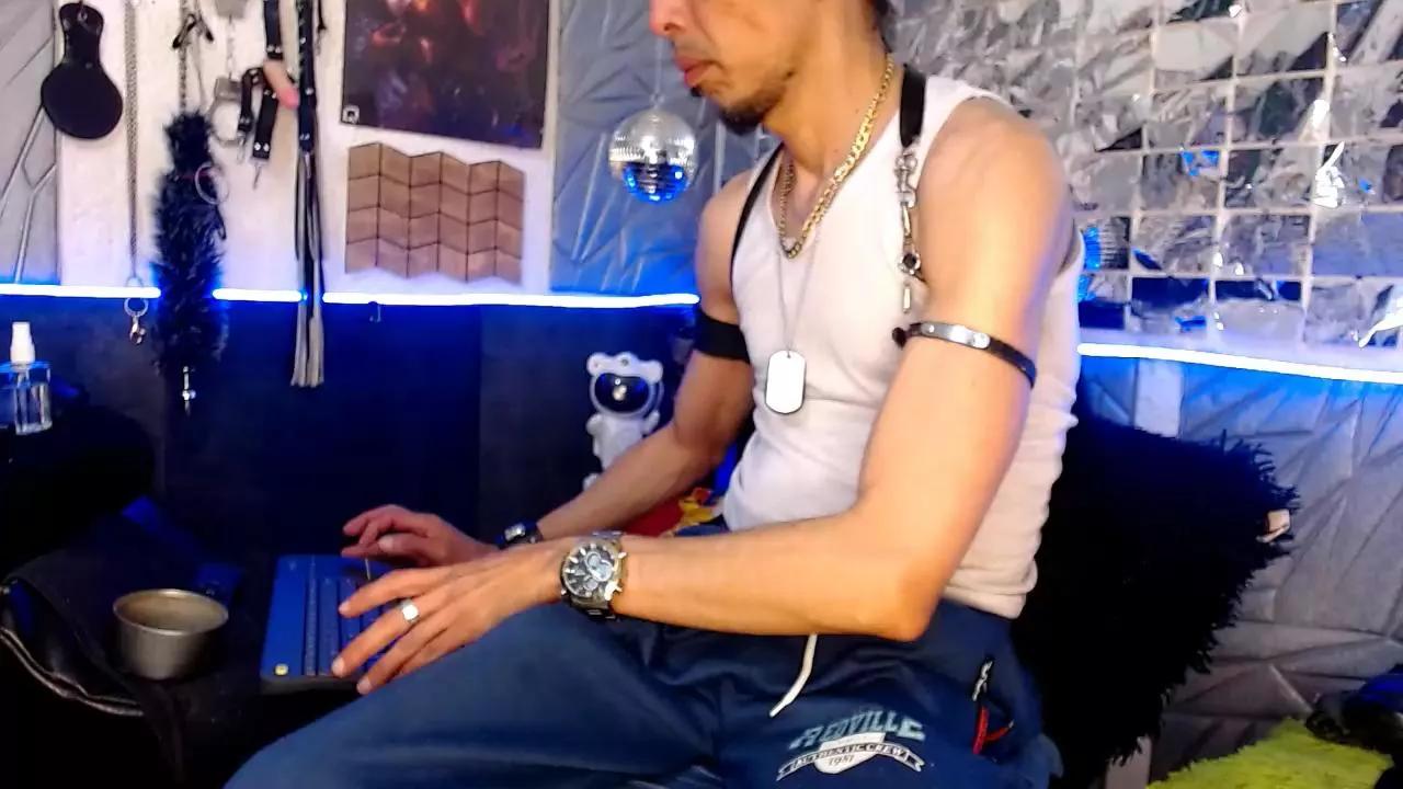 CuriousMilitary on Cam4 