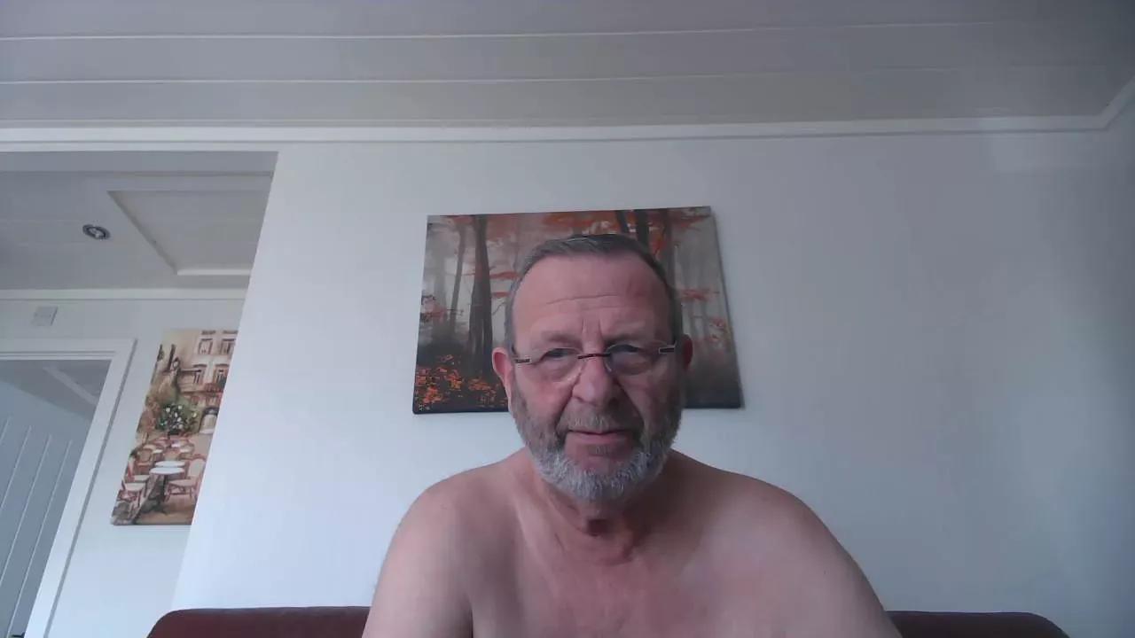 curvycock67 on Cam4 