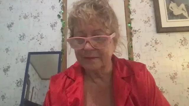 curvygranny1972 on Cam4 