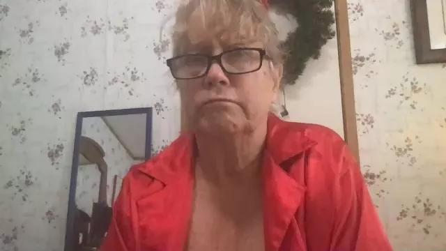 curvygranny1972 on Cam4 
