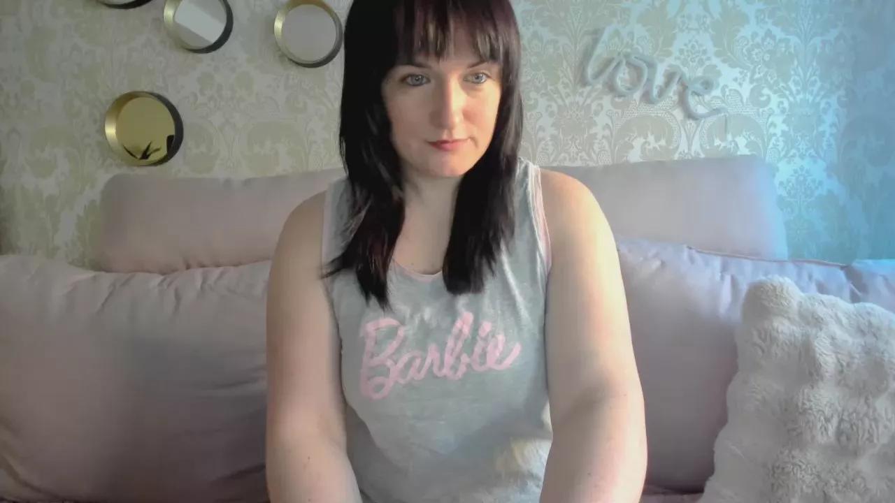 curvynova on Cam4 