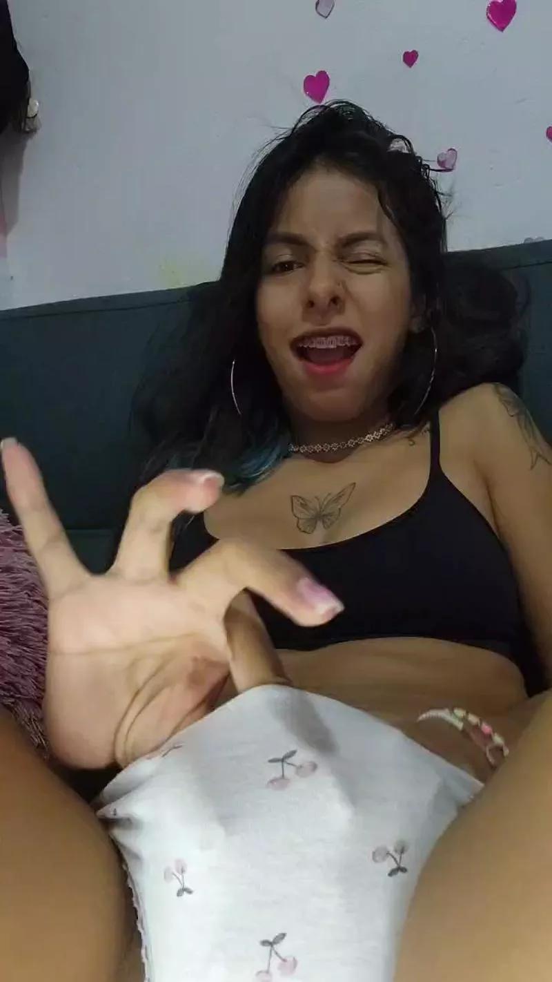 cute_plop on Cam4 