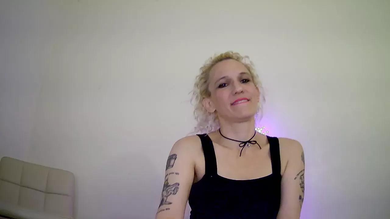 Offline cutefemme on Cam4