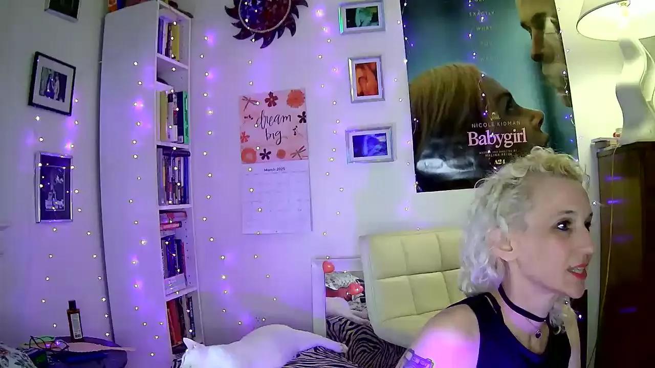 Offline cutefemme on Cam4