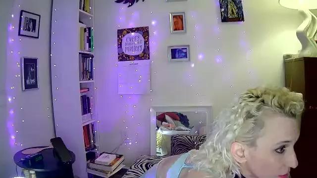 Offline cutefemme on Cam4