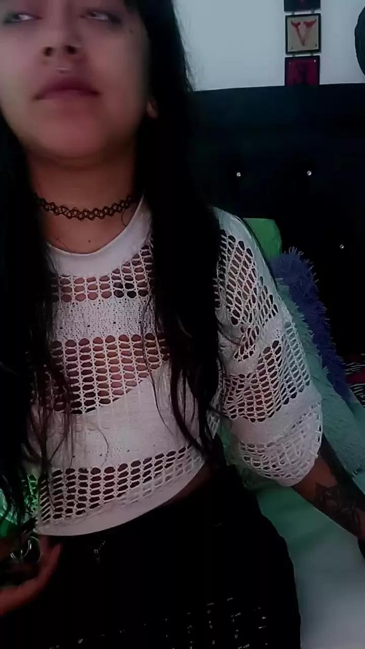 Offline Daisy_Fx on Cam4