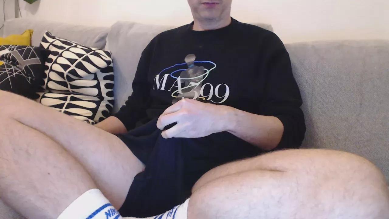 Dan_1986_Ger on Cam4 