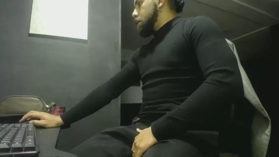 Offline Danburythebeast on Cam4