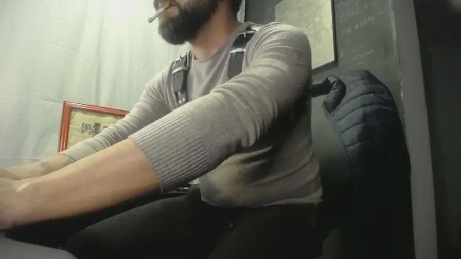 Offline Danburythebeast on Cam4